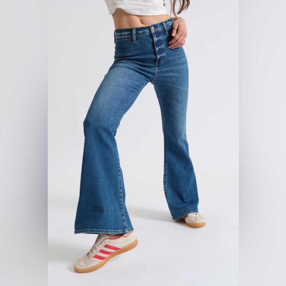 NWT DAZE DENIM Sunset Flare High Rise in Too Sweet